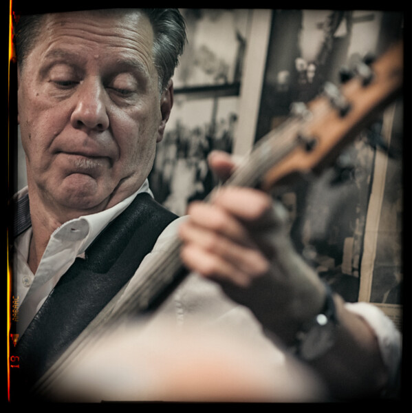 Die Kleine Weltlaterne (Michael) . 2018 . pigment print - 10 Farben . Edition 5 . 30 x 30 cm