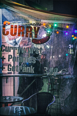 Cuisine Métropole: Berliner Currywurst . 2017 . pigment print - 10 Farben . Edition 5 . 44,3 x 30,2 cm