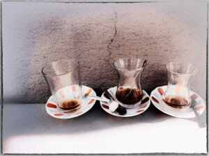 Cuisine Métropole: Istanbuler Teetänzchen . 2017 . pigment print - 10 Farben . Edition 5 . 31,2 x 41,2 cm