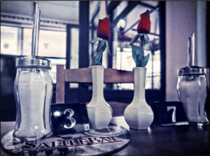 Cuisine Métropole: Istanbuler Tête-à-Tête . 2013-17 . pigment print - 10 Farben . Edition 5 . 31,2 x 41,2 cm