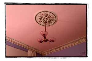 Geschossene Gesellschaft - Neukölln privat I . 2009 . pigment print - 10 Farben . Edition 5 . 43 x 63 cm