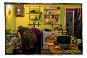 Geschossene Gesellschaft - Neukölln privat VI . 2009 . pigment print - 10 Farben . Edition 5 . 43 x 63 cm