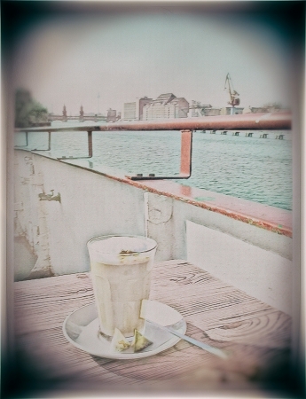 remembrance of Berlin I . 2002/2017 . pigment print - 10 Farben . Edition 5 . 40,5 x 30,4 cm